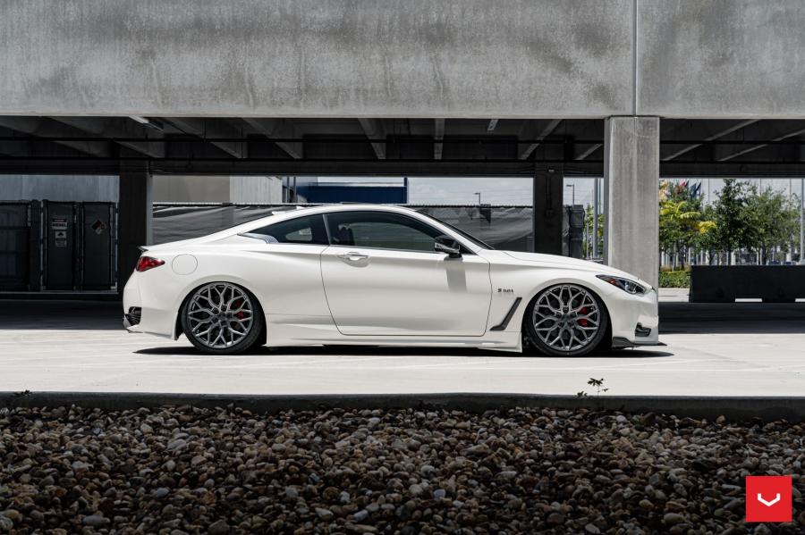  Infiniti Q60S 3.0t on Vossen Wheels (HF-2) 2018 года  (фото 18 из 28)